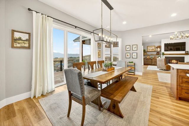 5623 Autumn Park Drive, Medford, OR 97504