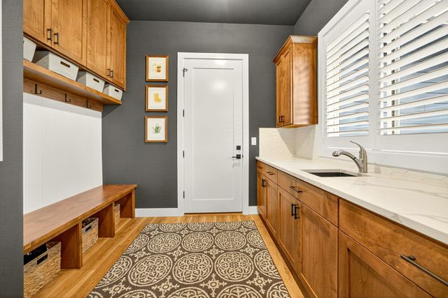 5623 Autumn Park Drive, Medford, OR 97504