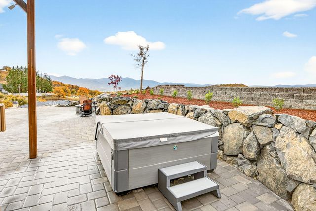 5623 Autumn Park Drive, Medford, OR 97504