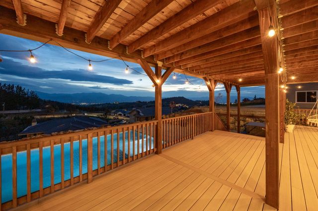 5623 Autumn Park Drive, Medford, OR 97504