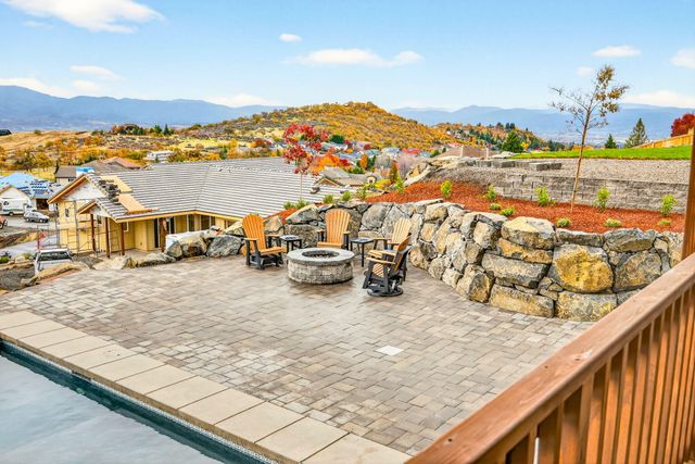 5623 Autumn Park Drive, Medford, OR 97504