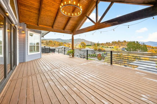 5623 Autumn Park Drive, Medford, OR 97504