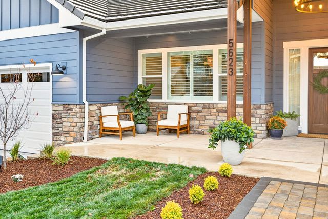 5623 Autumn Park Drive, Medford, OR 97504