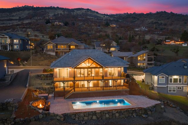 5623 Autumn Park Drive, Medford, OR 97504