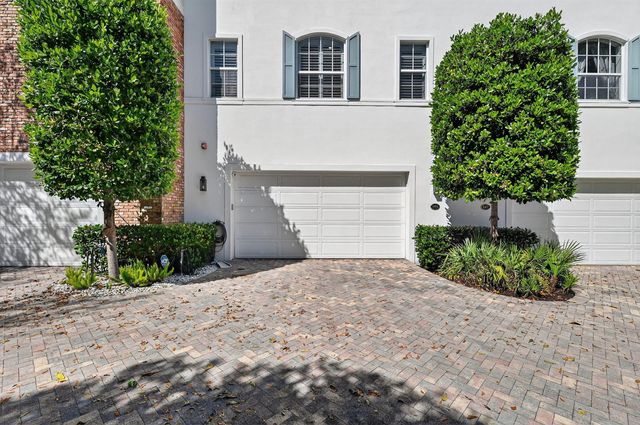 145 N Cannery Row Circle, Delray Beach, FL 33444