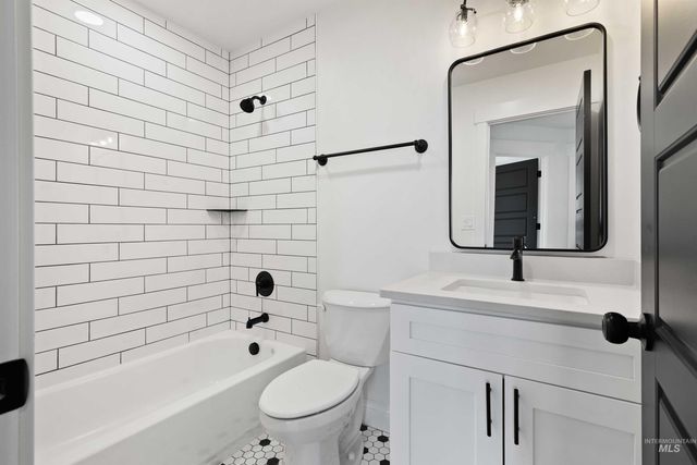 564 Moonstone Road, Kimberly, ID 83341