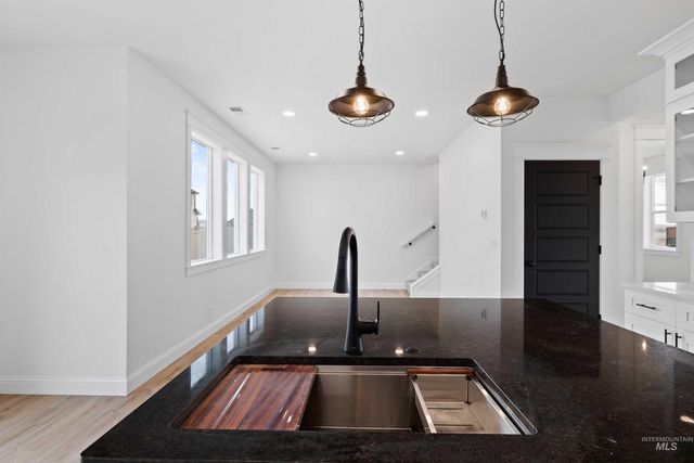 564 Moonstone Road, Kimberly, ID 83341