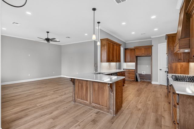 111 Katy Lane, Bossier City, LA 71111