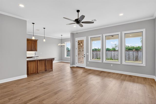 111 Katy Lane, Bossier City, LA 71111