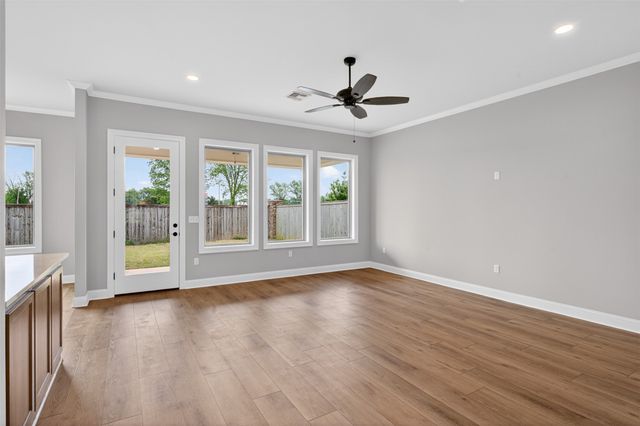 111 Katy Lane, Bossier City, LA 71111
