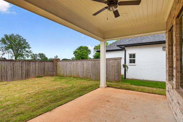 111 Katy Lane, Bossier City, LA 71111