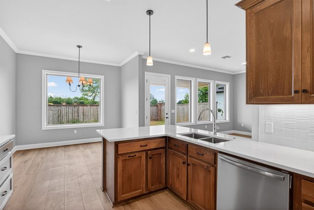 111 Katy Lane, Bossier City, LA 71111