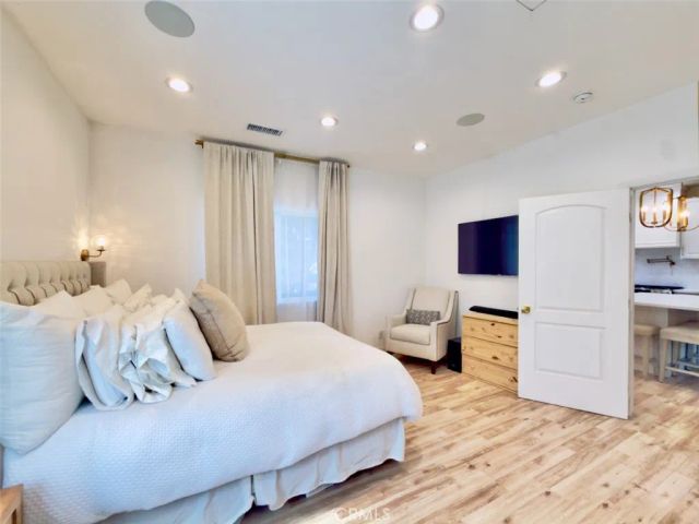 11454 Sunburst Street, Lakeview Terrace, CA 91342