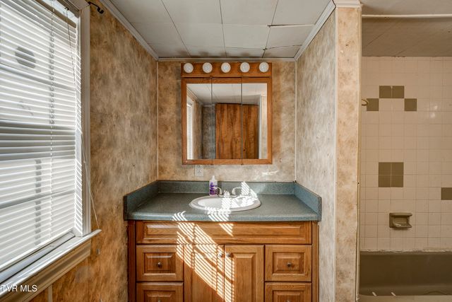 377 Henson Road, Bristol, TN 37620