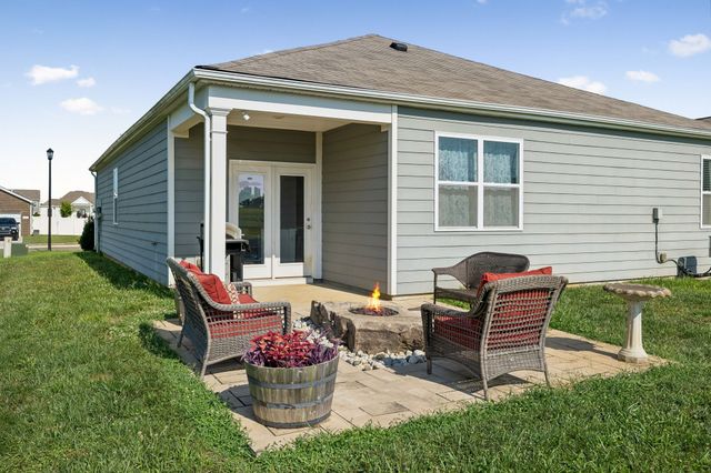432 Lauren Ln, Chapel Hill, TN 37034