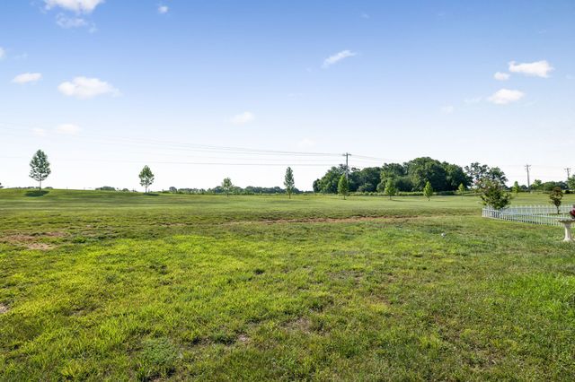 432 Lauren Ln, Chapel Hill, TN 37034