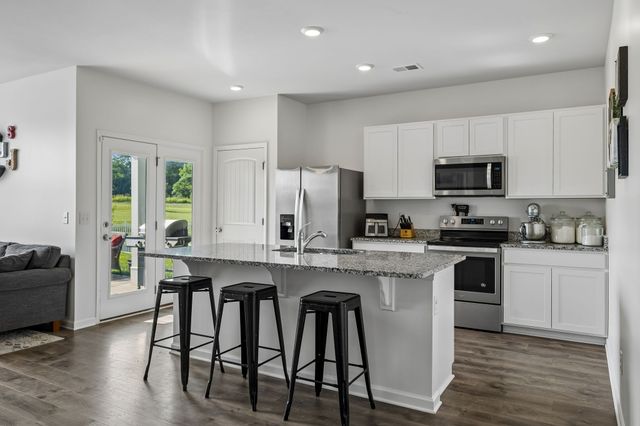 432 Lauren Ln, Chapel Hill, TN 37034