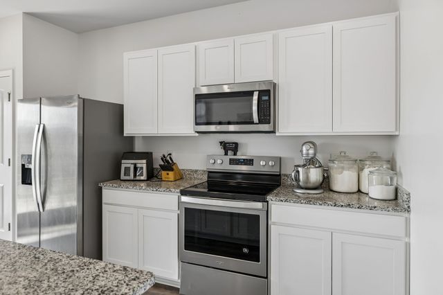432 Lauren Ln, Chapel Hill, TN 37034
