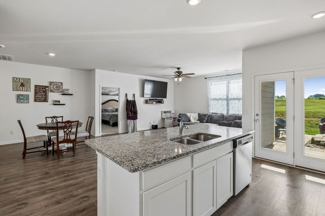 432 Lauren Ln, Chapel Hill, TN 37034