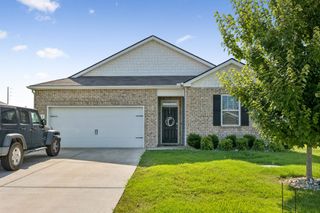 432 Lauren Ln, Chapel Hill, TN 37034