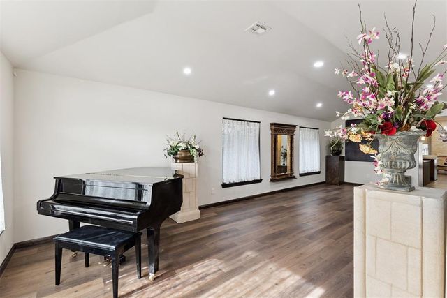 1801 Westminster Place, Nichols Hills, OK 73120