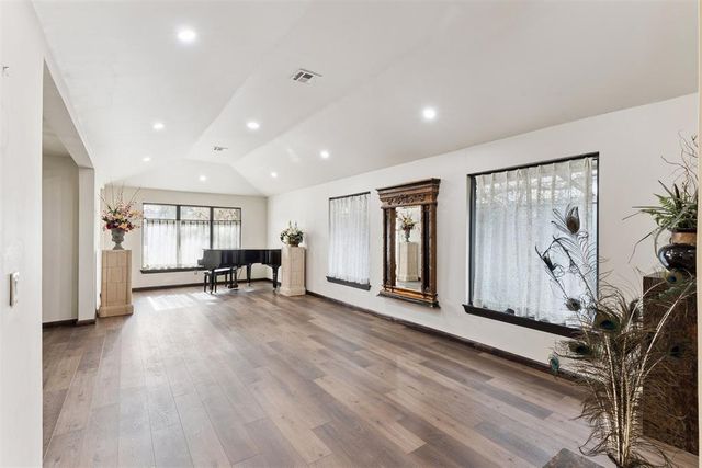 1801 Westminster Place, Nichols Hills, OK 73120