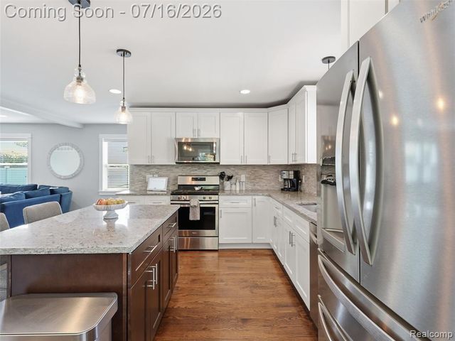 1427 N Maple Avenue, Royal Oak, MI 48067
