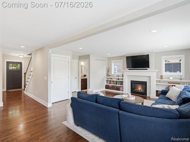 1427 N Maple Avenue, Royal Oak, MI 48067