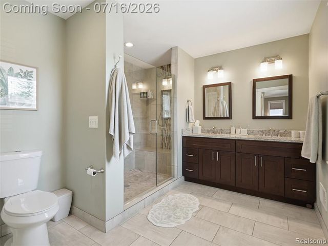 1427 N Maple Avenue, Royal Oak, MI 48067