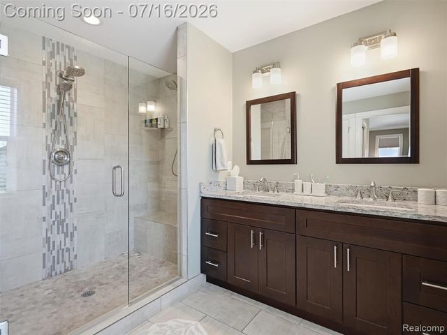 1427 N Maple Avenue, Royal Oak, MI 48067