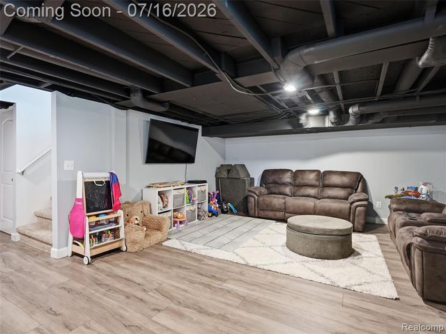 1427 N Maple Avenue, Royal Oak, MI 48067