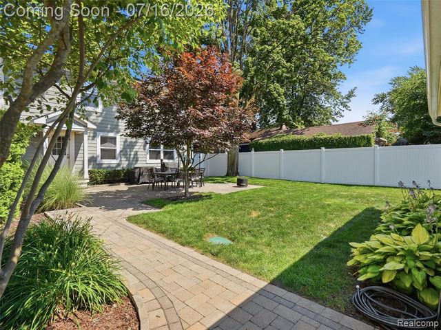 1427 N Maple Avenue, Royal Oak, MI 48067