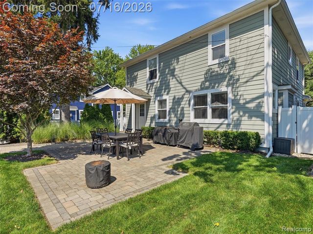 1427 N Maple Avenue, Royal Oak, MI 48067