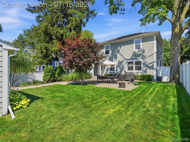 1427 N Maple Avenue, Royal Oak, MI 48067