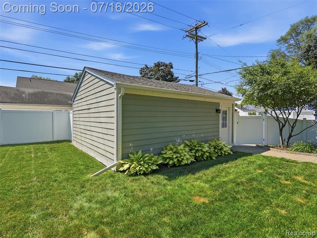 1427 N Maple Avenue, Royal Oak, MI 48067