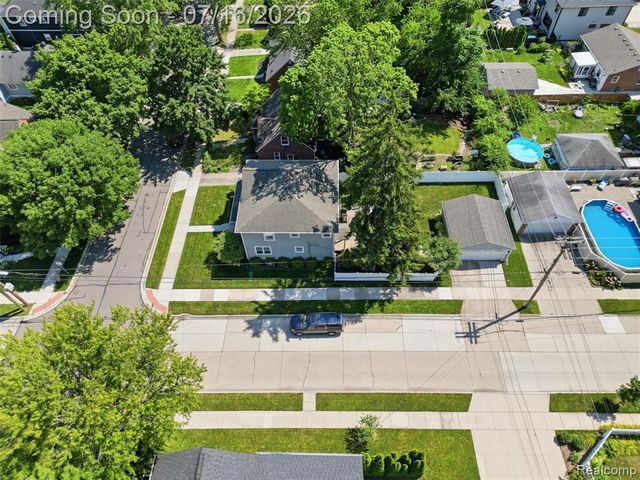 1427 N Maple Avenue, Royal Oak, MI 48067
