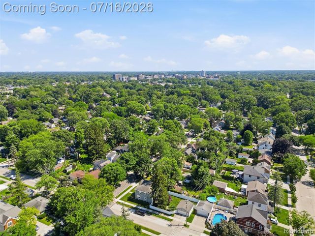 1427 N Maple Avenue, Royal Oak, MI 48067