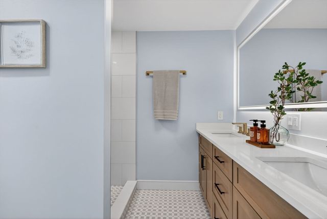 555 Somerville Ave 2, Somerville, MA 02143