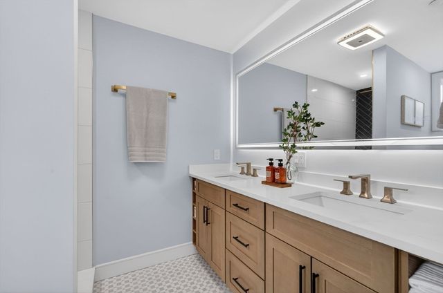 555 Somerville Ave 2, Somerville, MA 02143