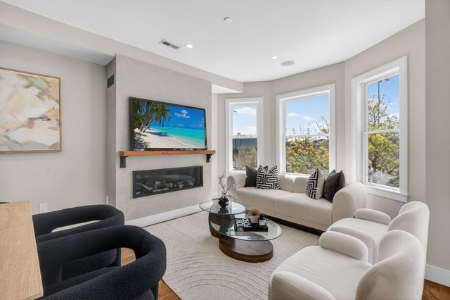 555 Somerville Ave 2, Somerville, MA 02143