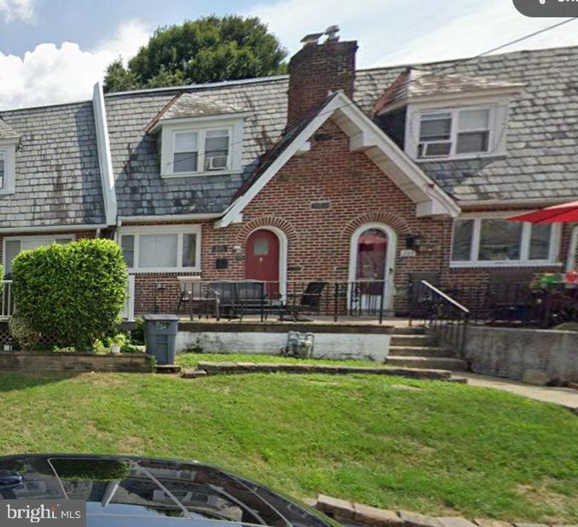 235 N LINDEN AVE, Upper Darby, PA 19082