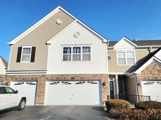 214 Gazebo Lane 12, Lombard, IL 60148