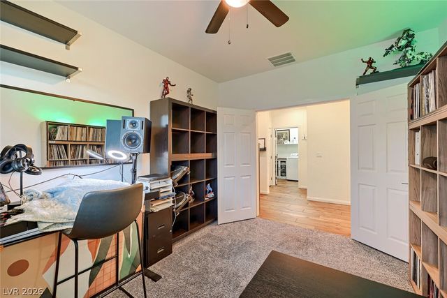 41 Tatahatso Point Street, Henderson, NV 89011