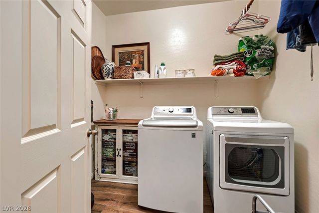 41 Tatahatso Point Street, Henderson, NV 89011