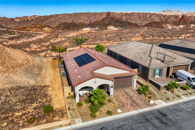 41 Tatahatso Point Street, Henderson, NV 89011