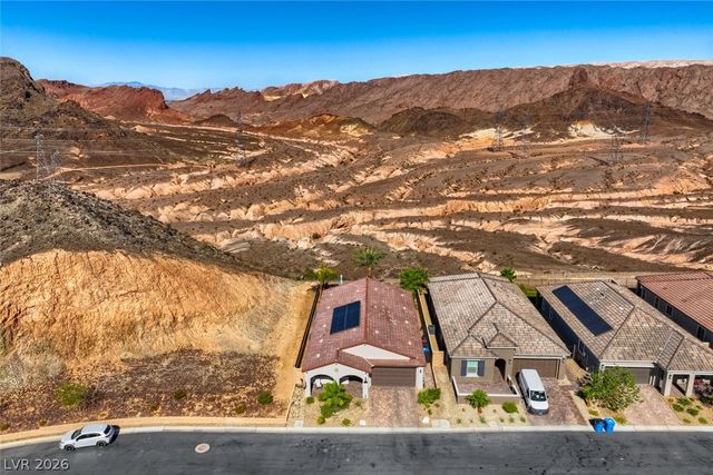 41 Tatahatso Point Street, Henderson, NV 89011
