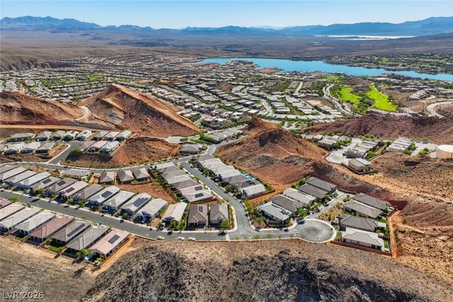 41 Tatahatso Point Street, Henderson, NV 89011