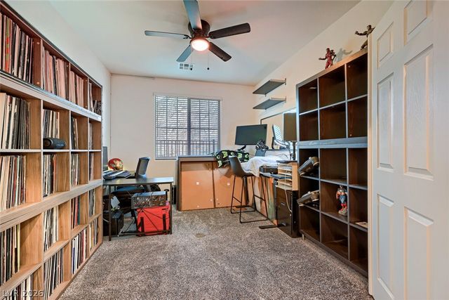 41 Tatahatso Point Street, Henderson, NV 89011