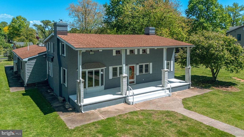 Image 1 of property listing at 3500 GLENWOOD RD, Baltimore, MD 21220