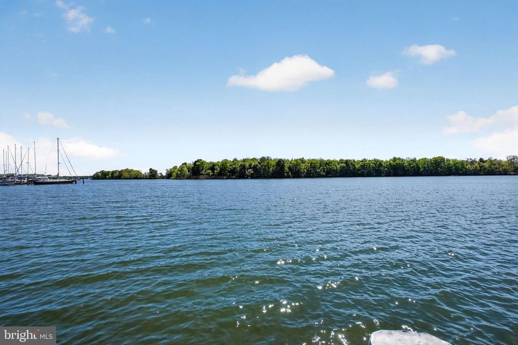 Image 10 of property listing at 3500 GLENWOOD RD, Baltimore, MD 21220